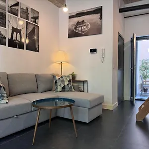 Modern Cozy With Backyard , Anvers Belgique