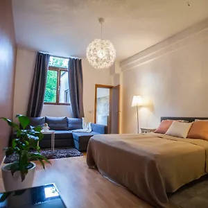 Daily - , Anvers Belgique