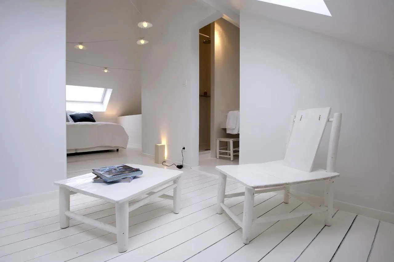 La Maison Haute Guesthouse contacts