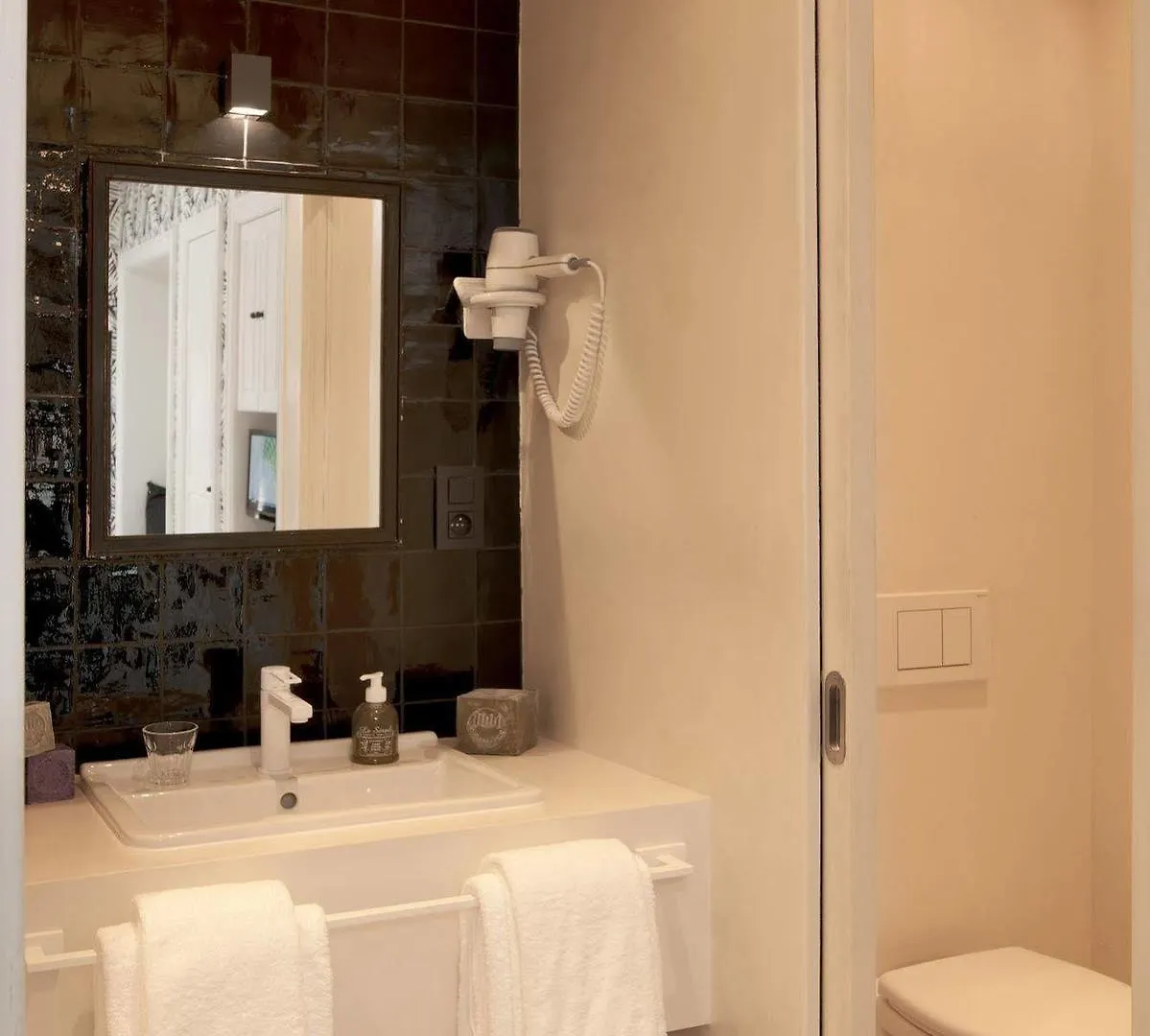 Guest house La Maison Haute Guesthouse Brussels