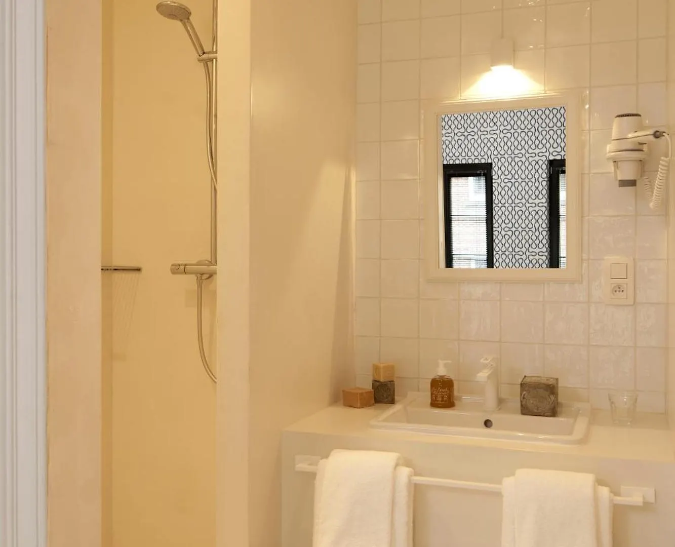 La Maison Haute Guesthouse Brussels